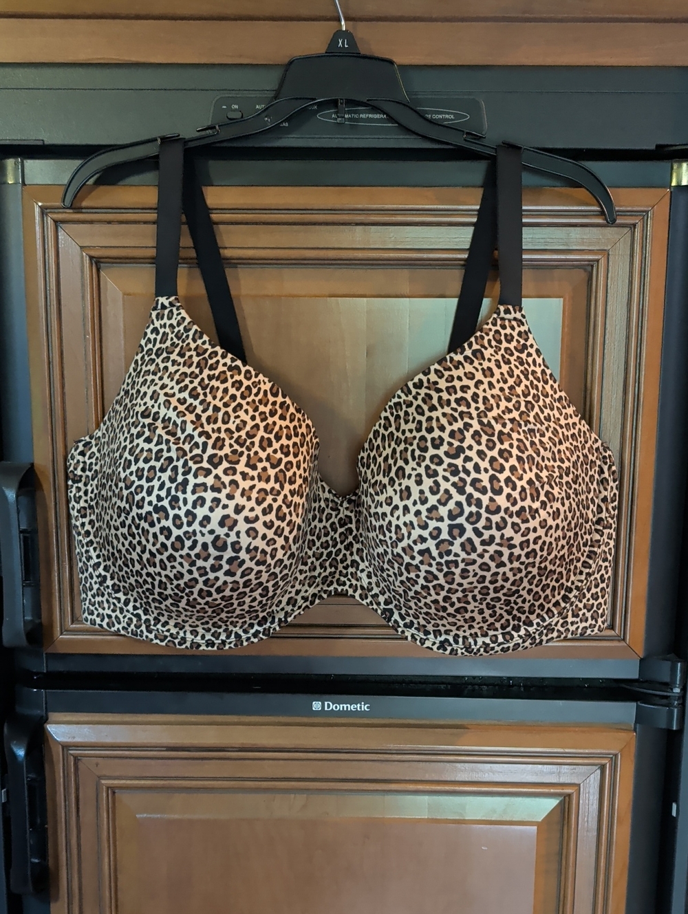 Auden Leopard Print Molded Underwire Bra with Black Straps 46DDD
